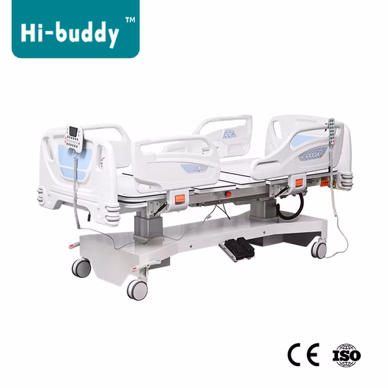 Móveis de quarto com painéis de madeira e cama de metal